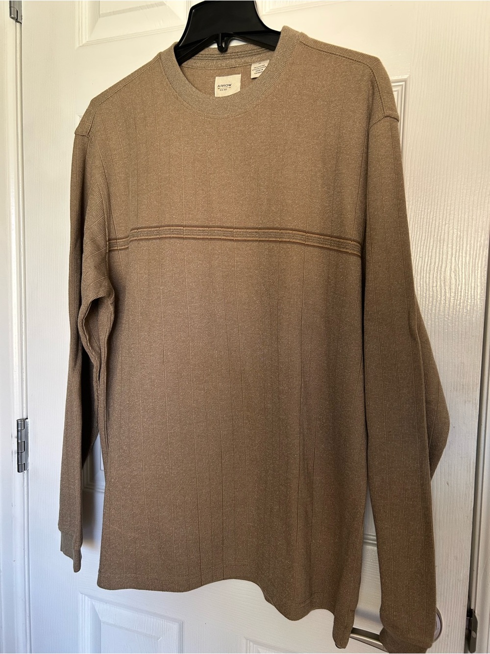 Arrow Men's pullover sweater plain Tan color size Medium